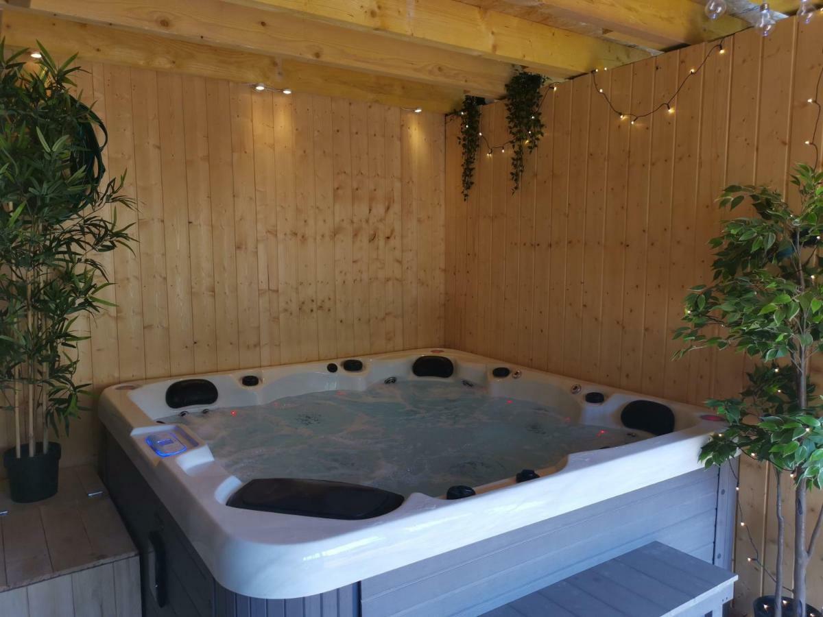 Domaine Lvd Avec Spa, Bois Et Riviere Privee La Bloutiere Экстерьер фото